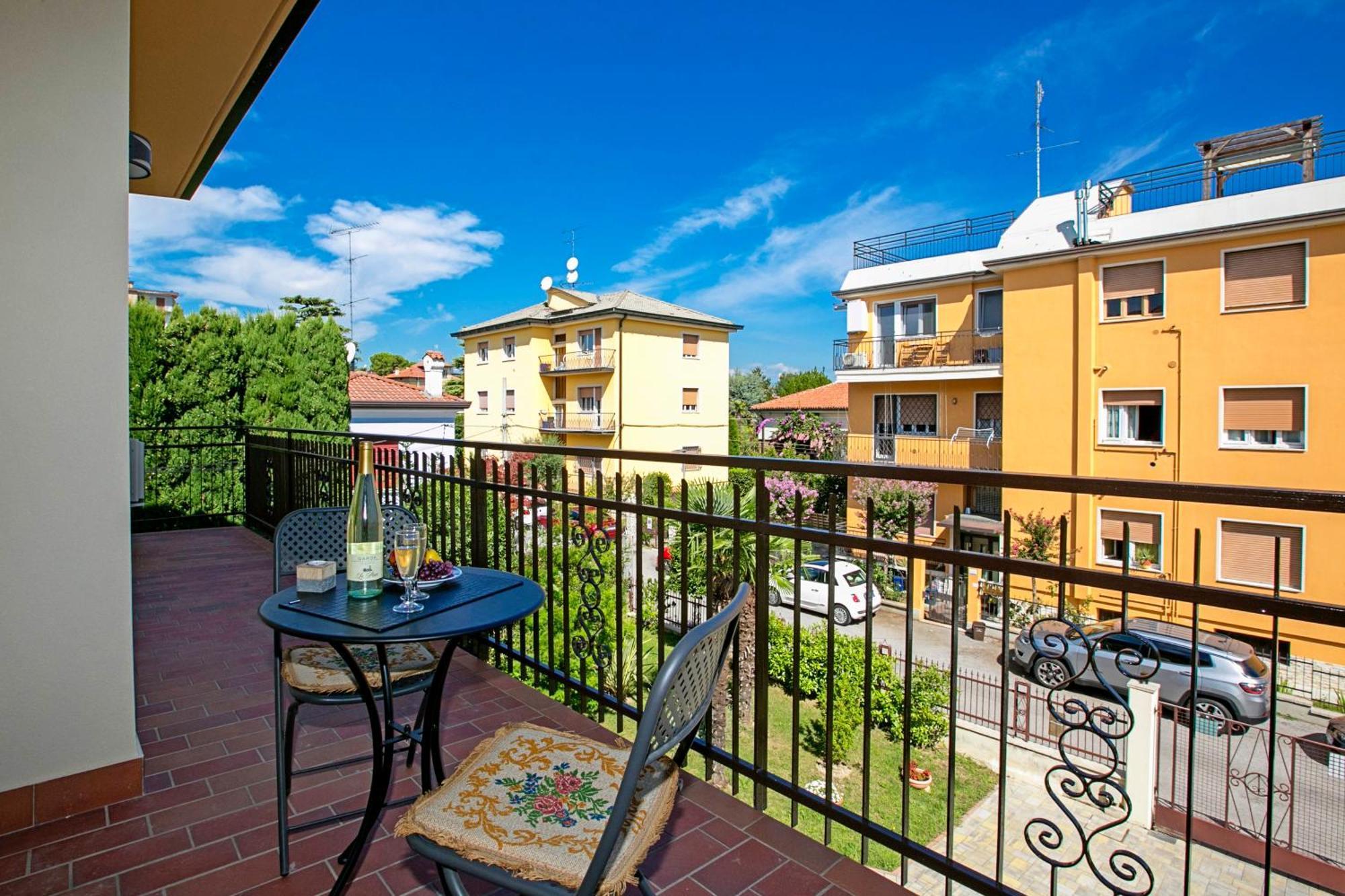 Villa Mimosa - Appartamento 2 - Happy Rentals Desenzano del Garda Dış mekan fotoğraf